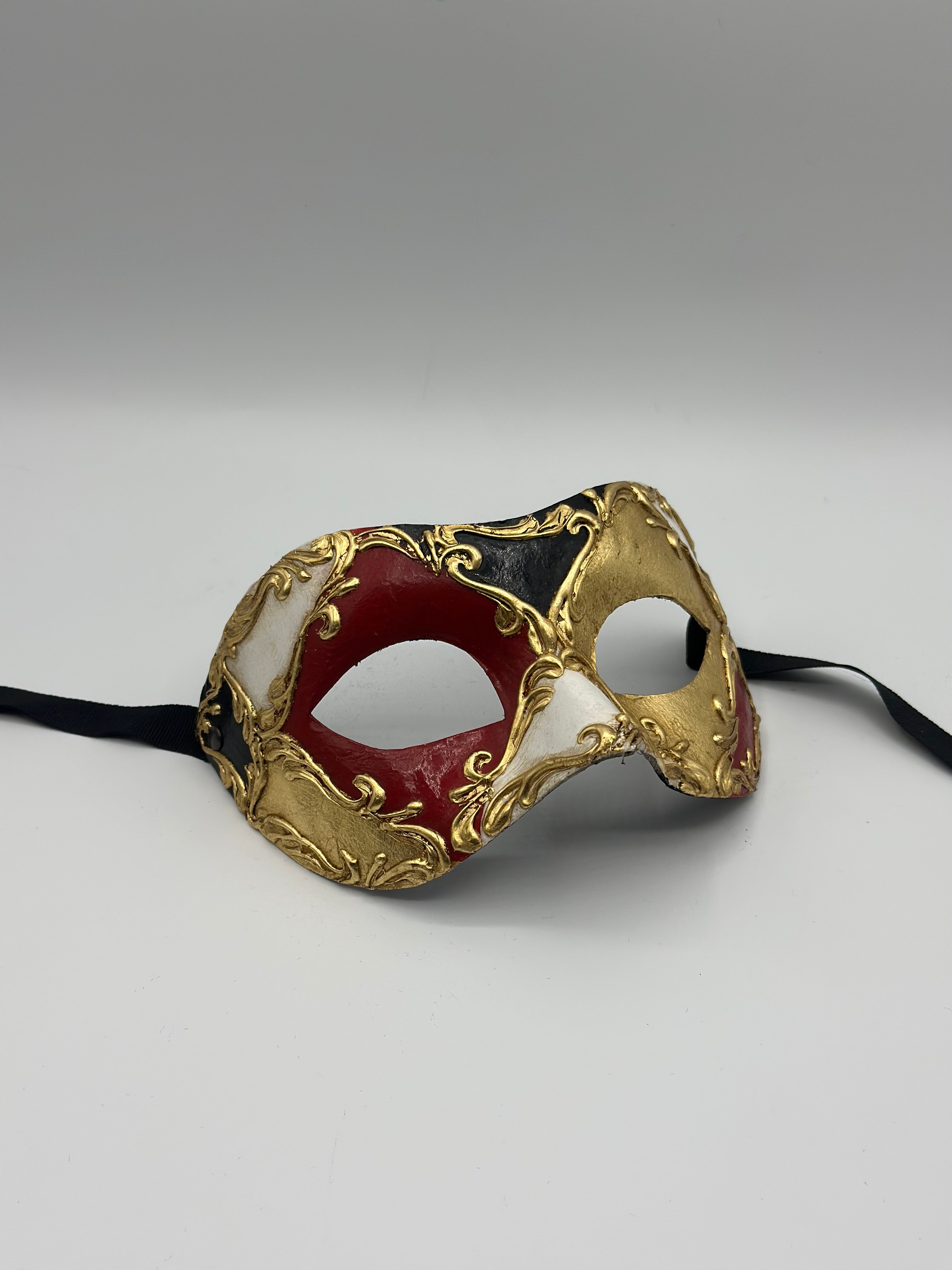Baroque Masquerade Mask – Red/Black/Gold
