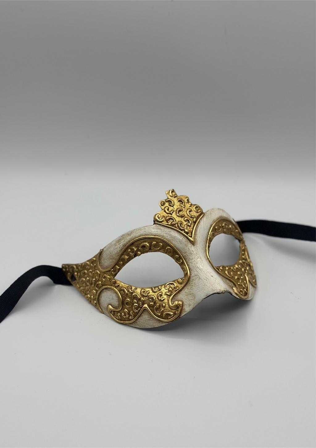Set of 2 Venetian Masks in Gold & Ivory – Couple Set