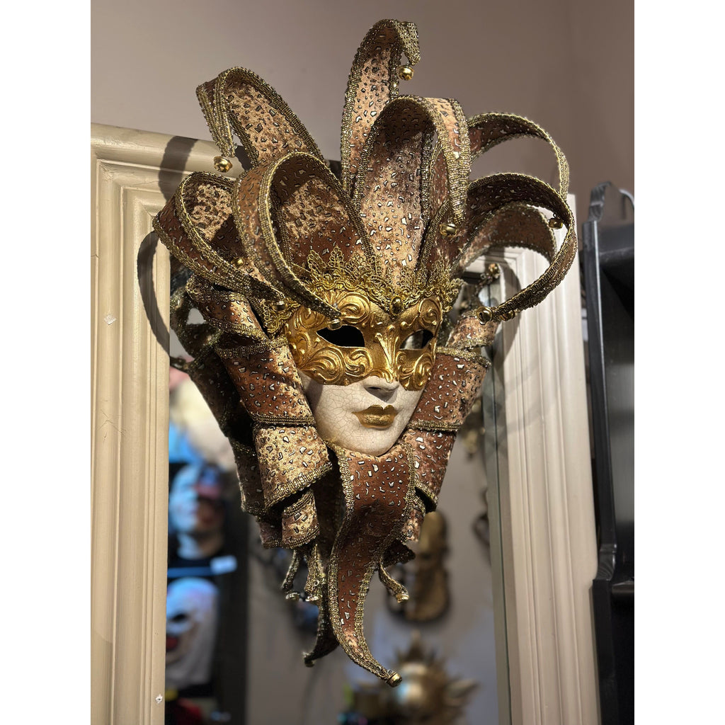 Jester mask in gold velvet