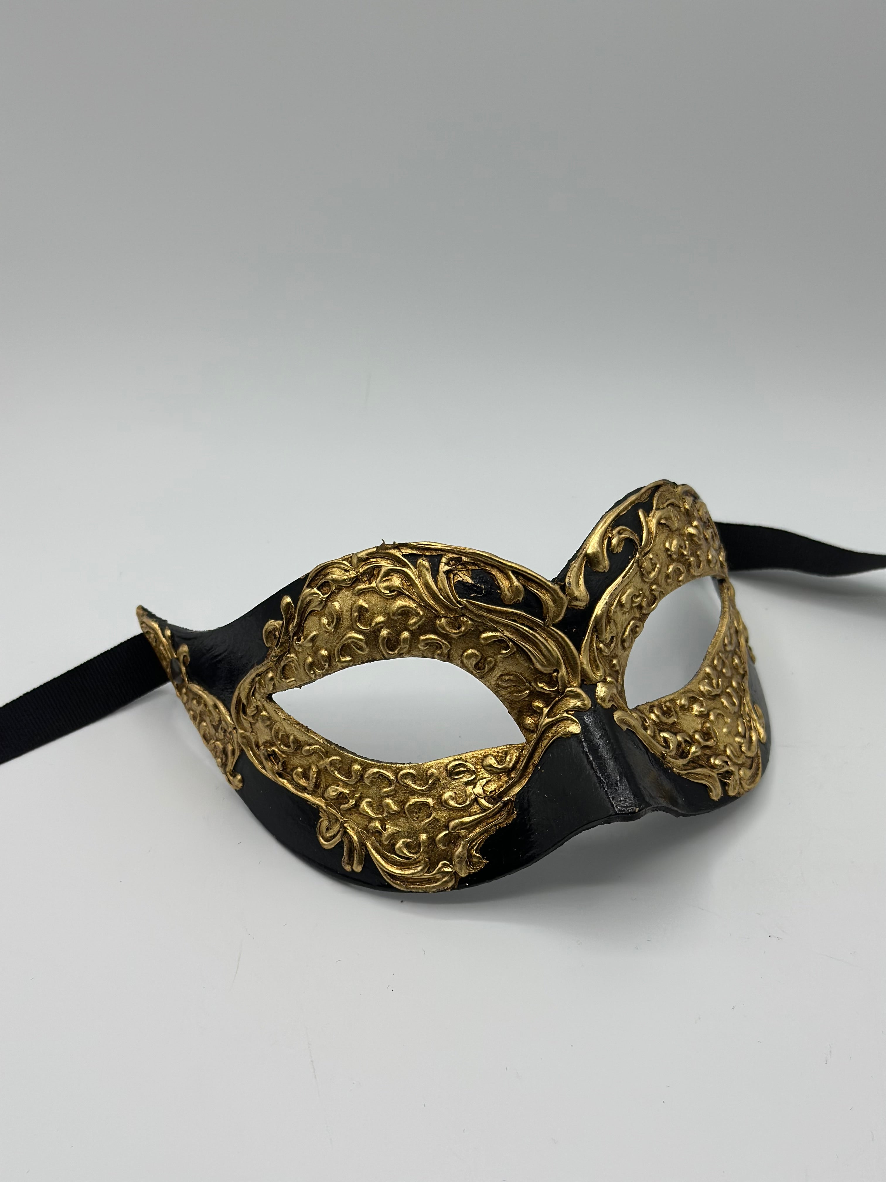 Venetian Couple Mask in Gold and Black