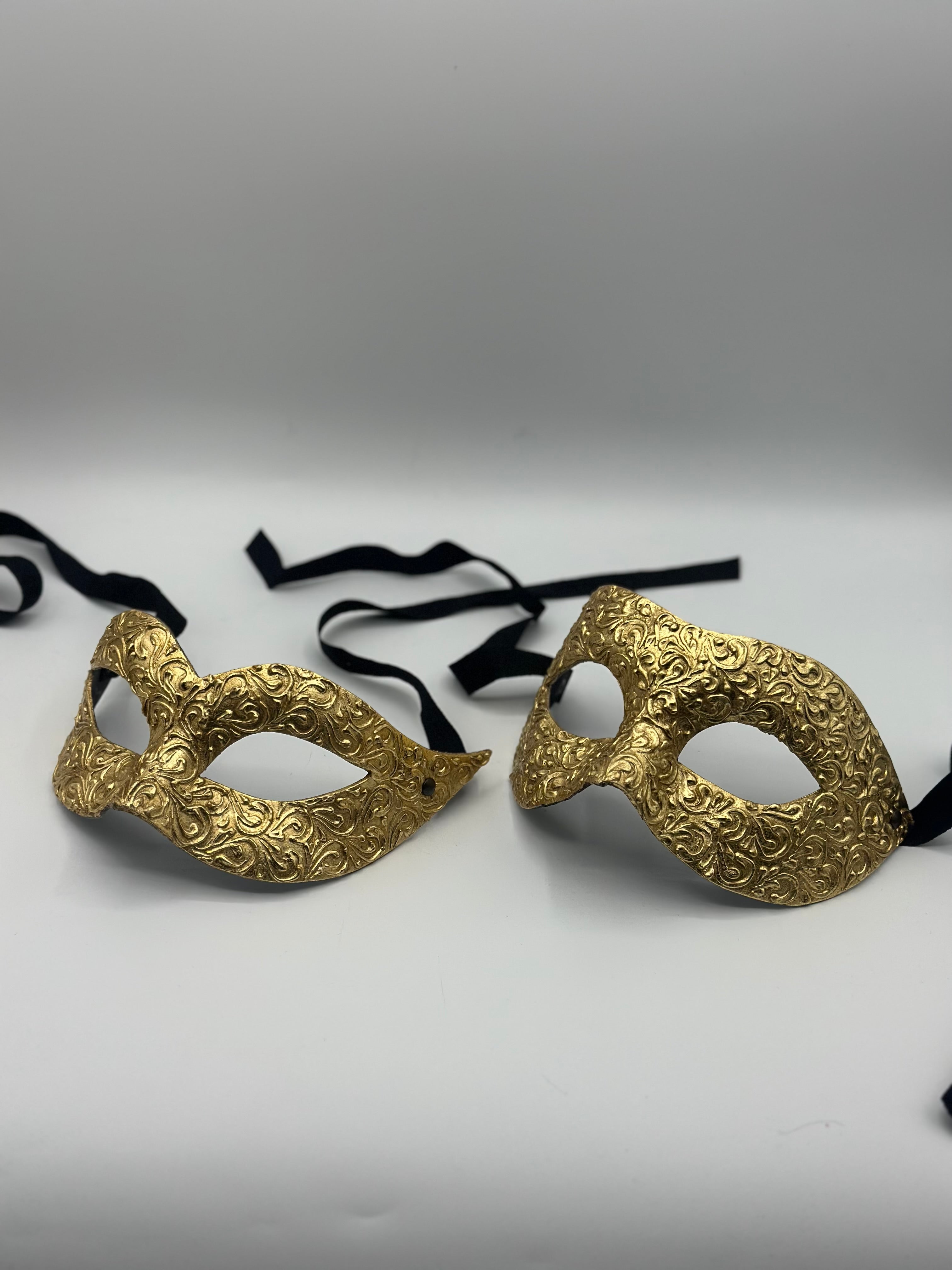 Gold Venetian Couple Mask Set